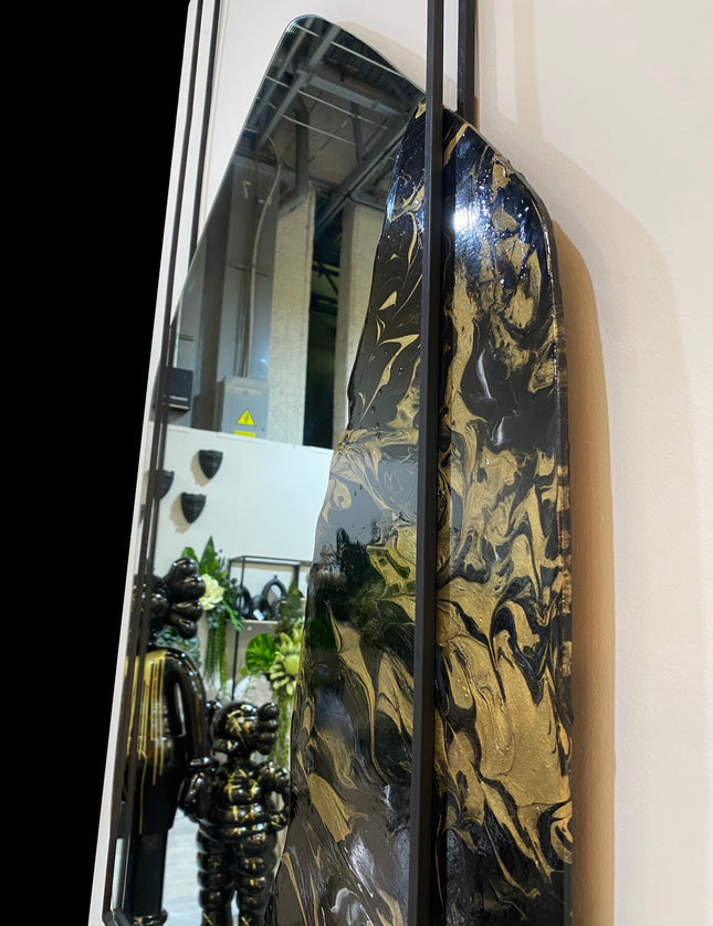 ESPEJO LUNGO RESINA ARK NOCHE DORADA + ESPEJO