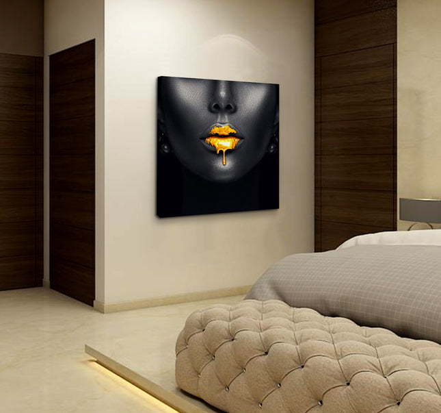 CUADRO GOLDEN LIPS - 116 X 116 CM